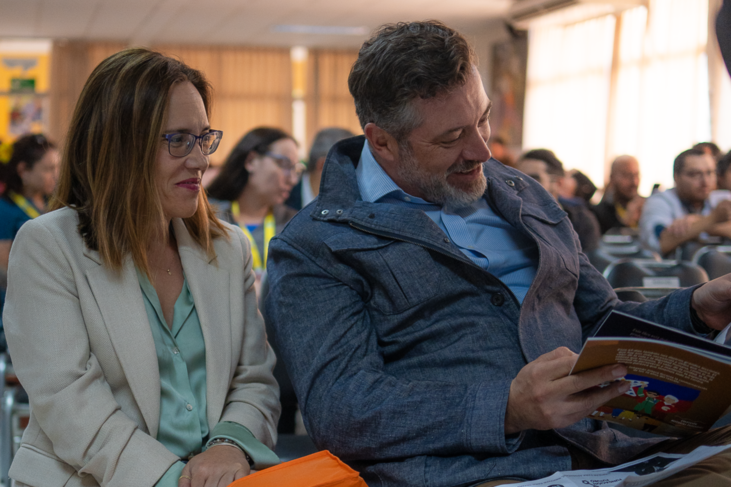 Alcalde participa en conversatorio docente con Fundación Futuro