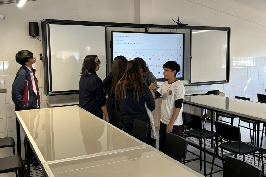 Liceo Bicentenario Carmela Silva Donoso inaugura moderno Laboratorio de Ciencias