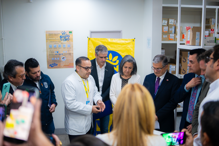 MINISTRA DE SALUD EN DROGUERIA 2
